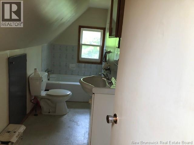 689 Salisbury Road - 10