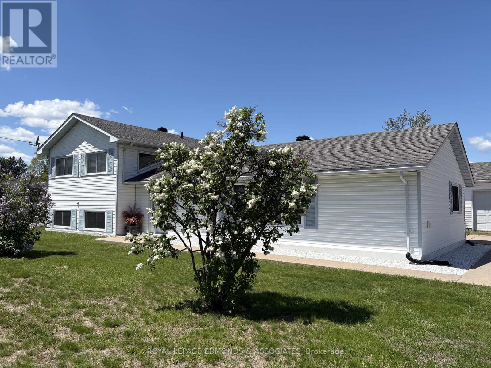 31 SILKE DRIVE - 1