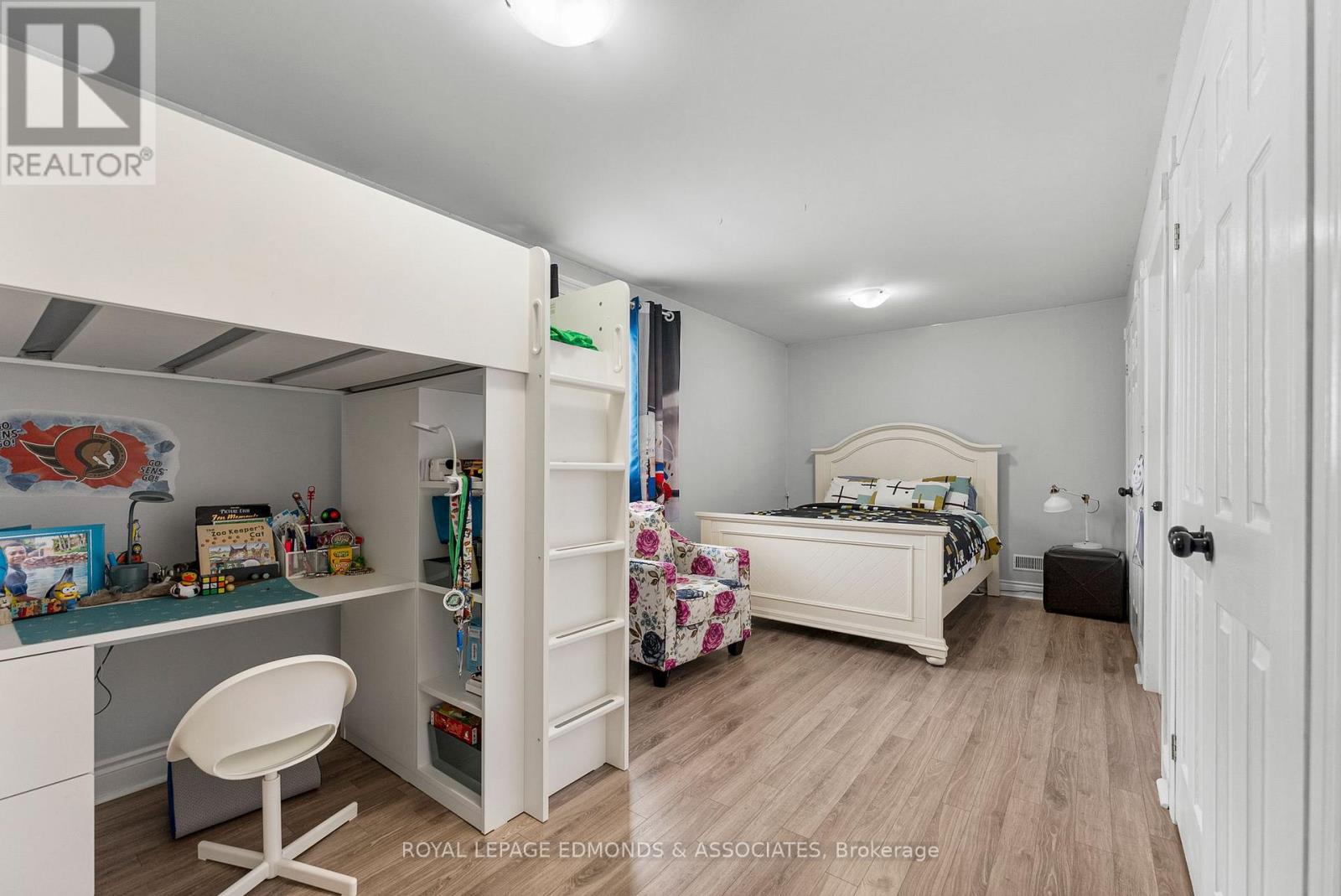 31 SILKE DRIVE - 14
