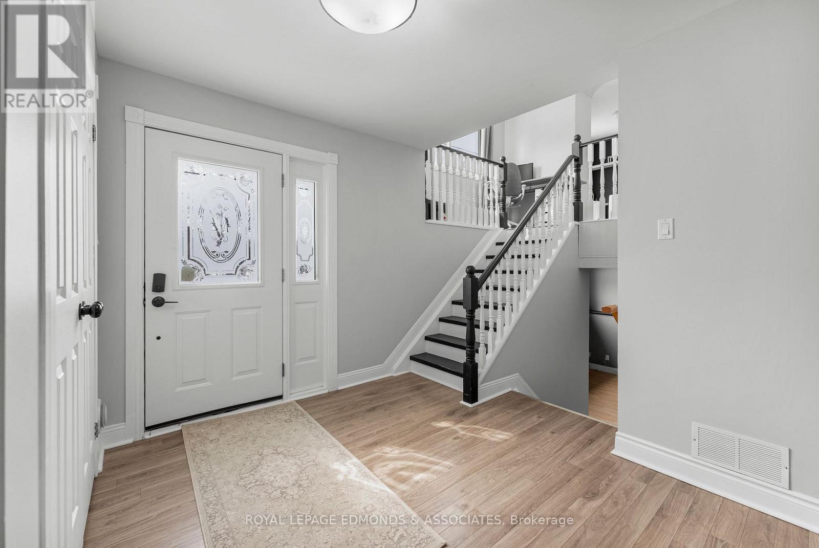 31 SILKE DRIVE - 18