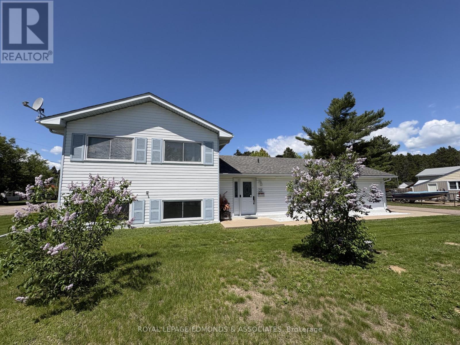 31 SILKE DRIVE - 4