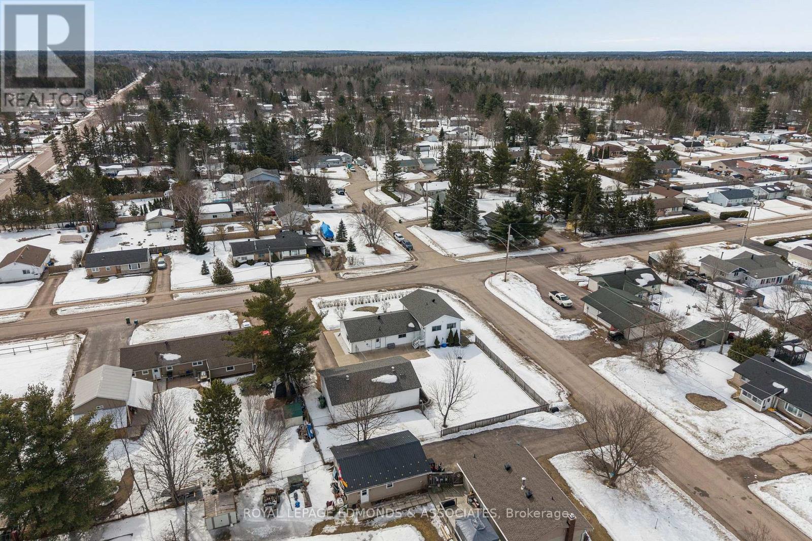 31 SILKE DRIVE - 45