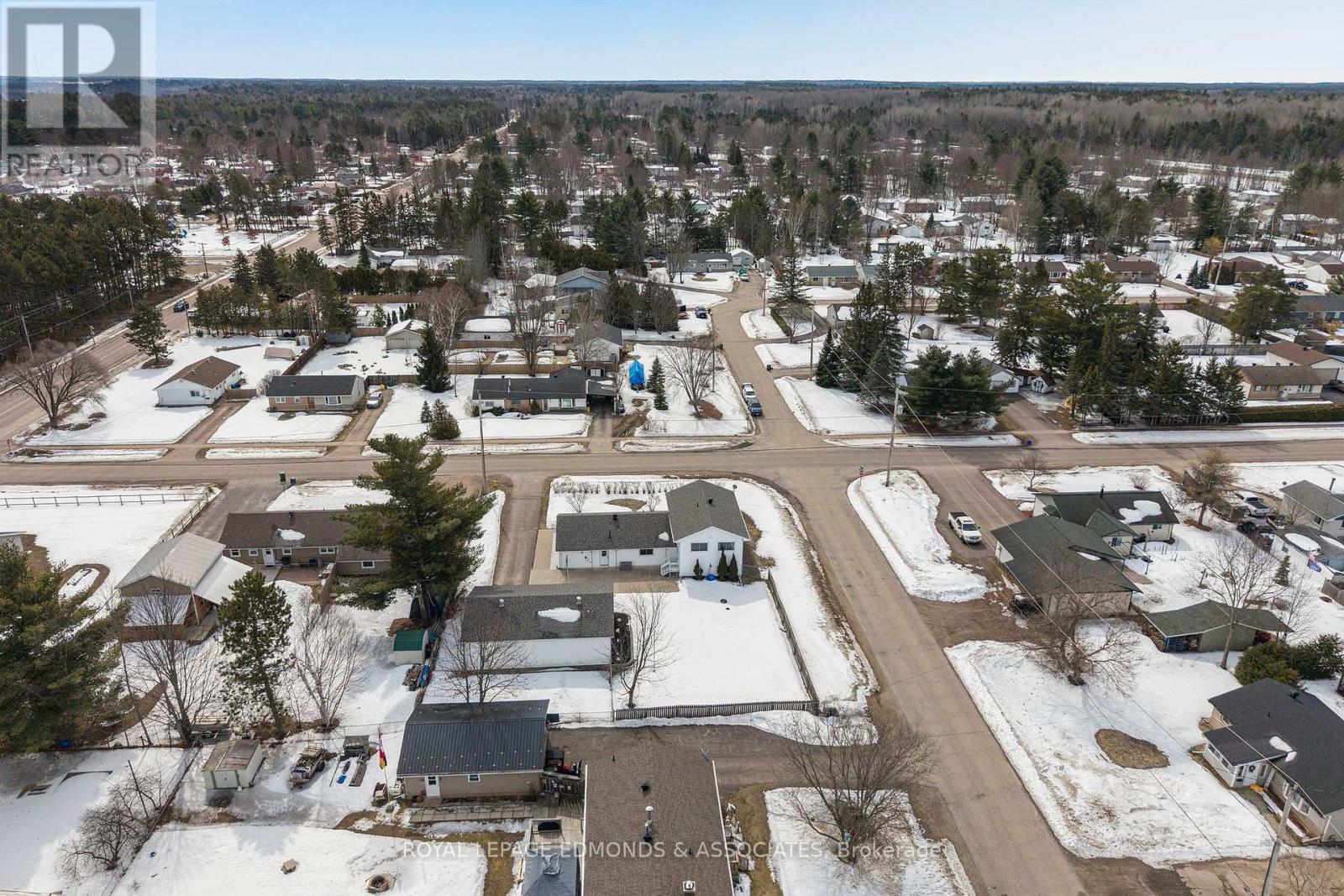 31 SILKE DRIVE - 46