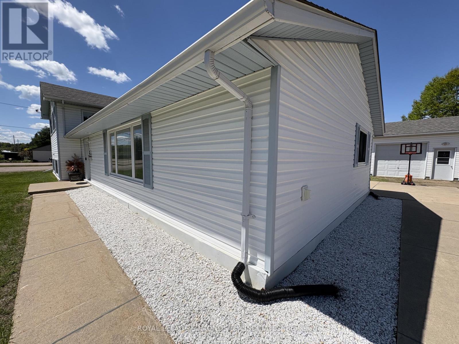 31 SILKE DRIVE - 5