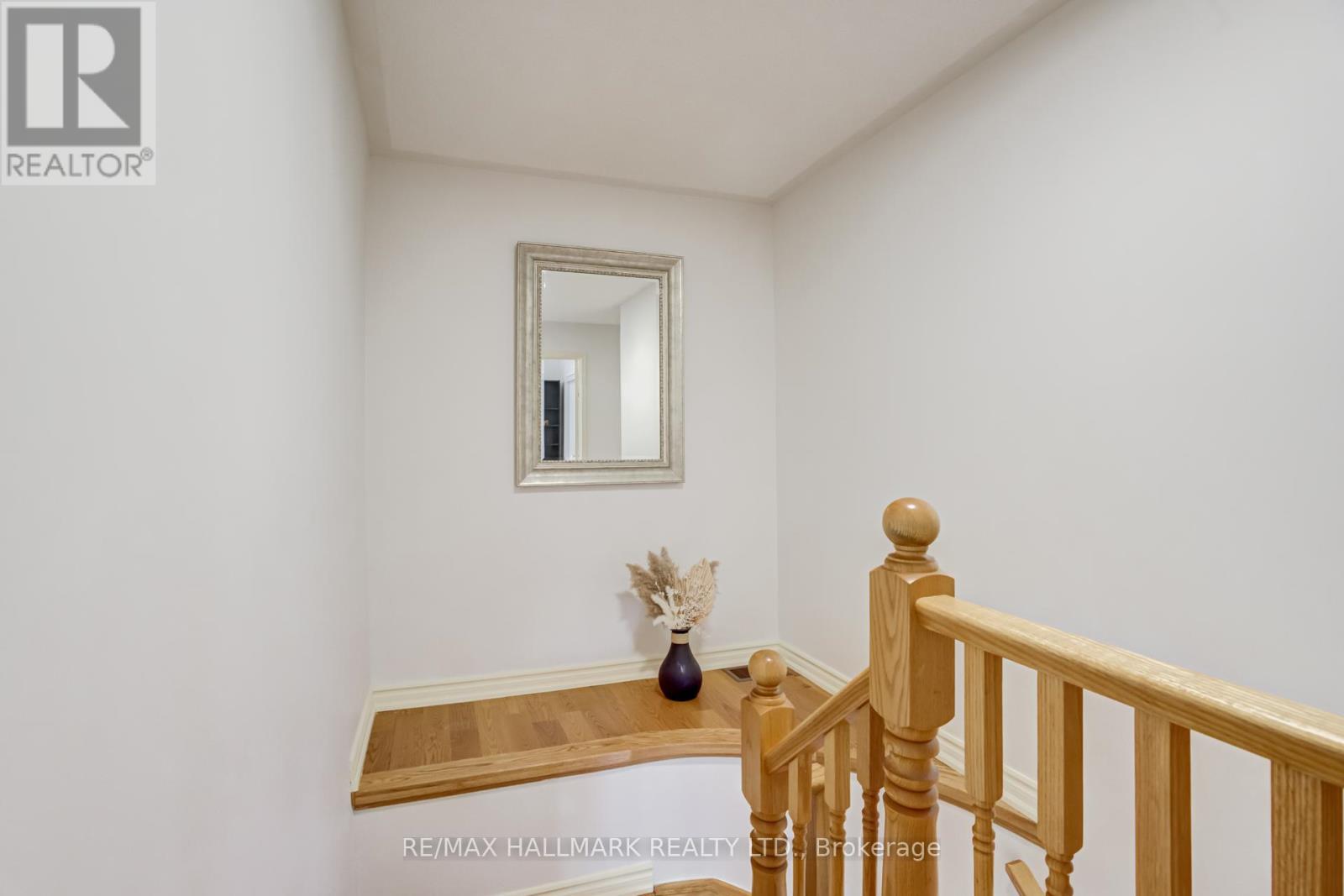100 NARROW VALLEY CRESCENT - 19