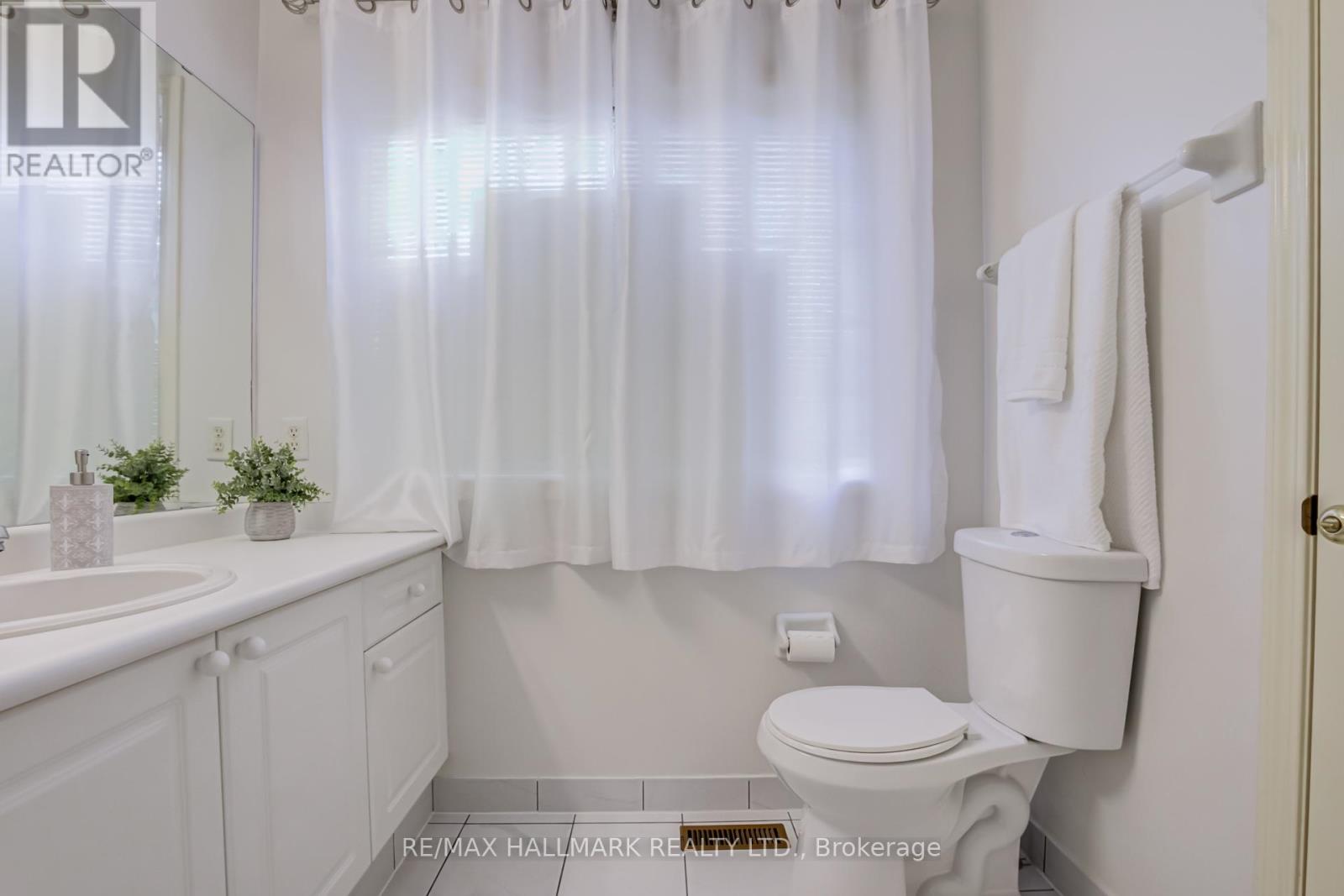 100 NARROW VALLEY CRESCENT - 26