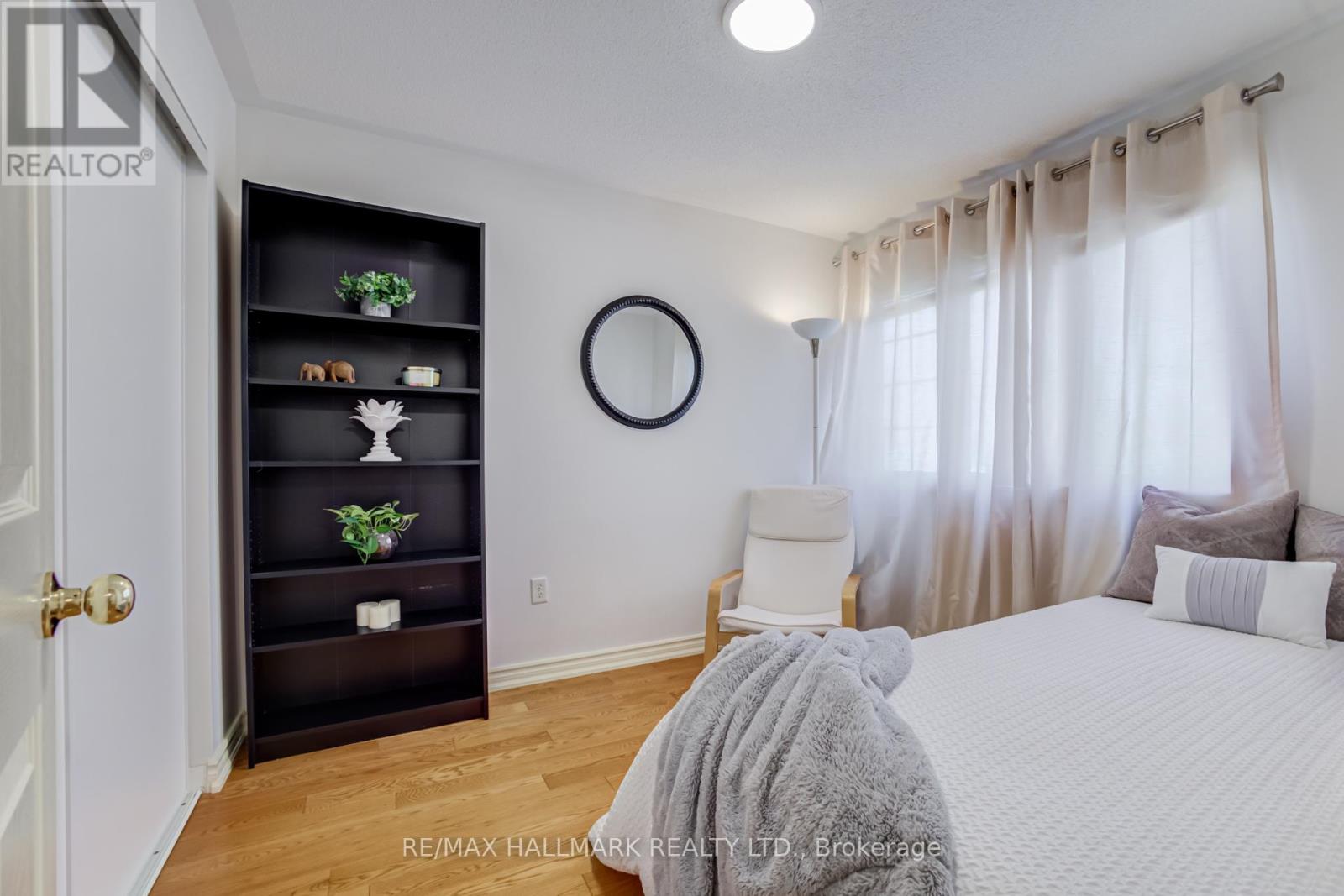 100 NARROW VALLEY CRESCENT - 28