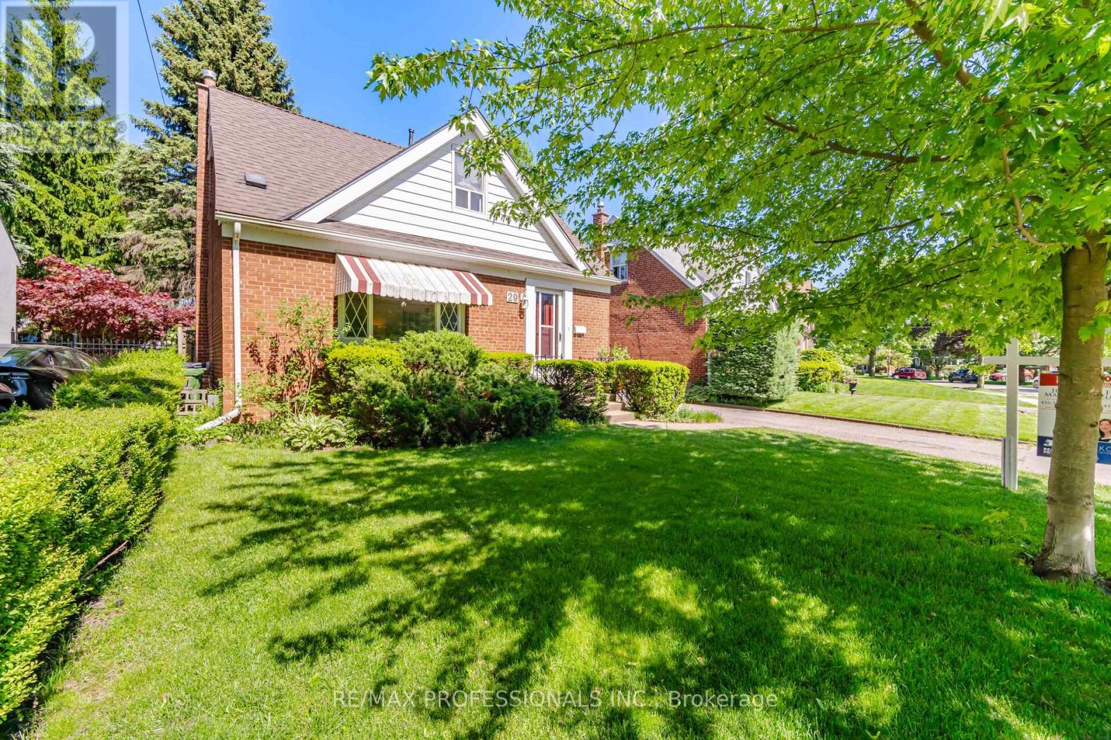 29 WESTLEIGH CRESCENT - 2