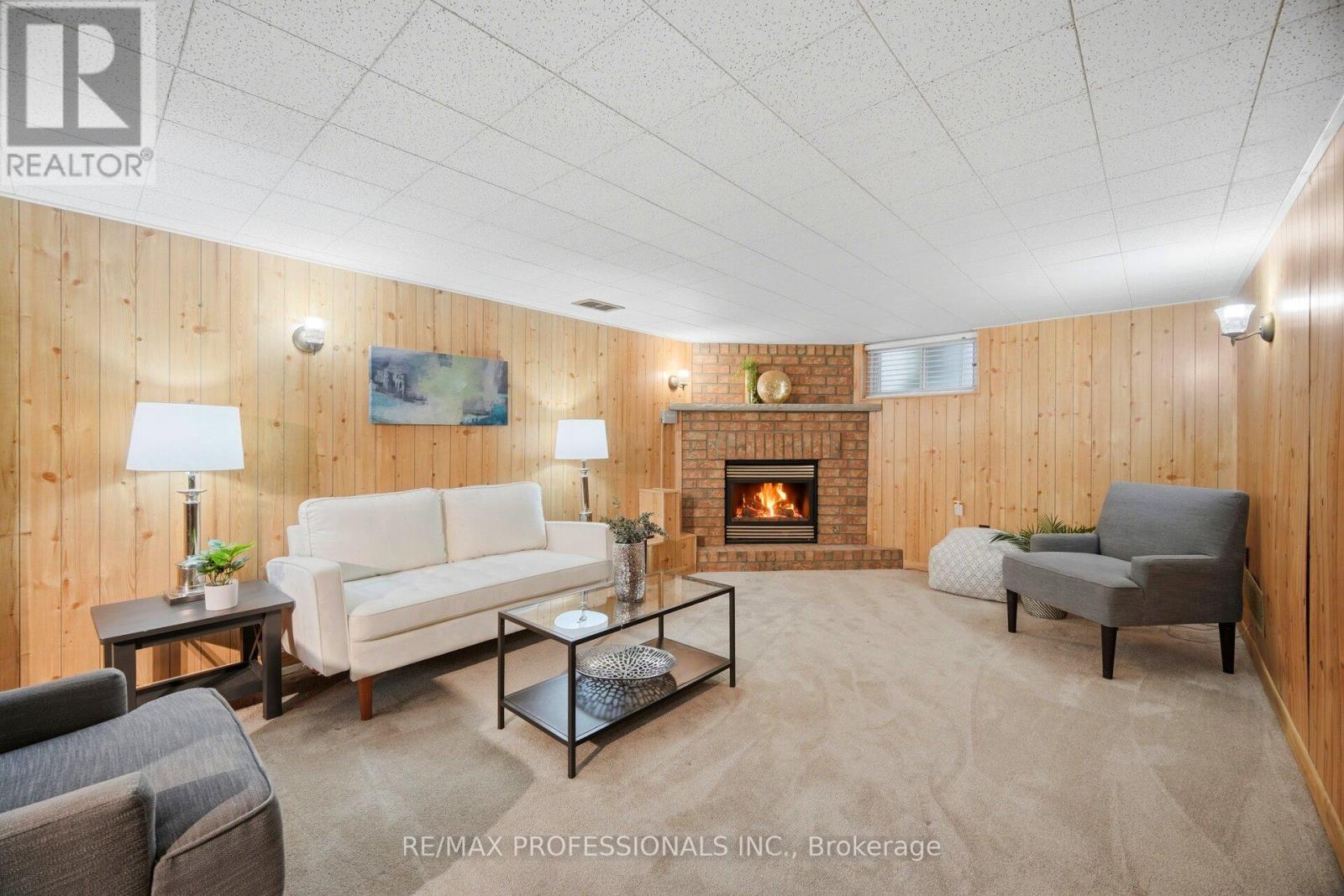 29 WESTLEIGH CRESCENT - 28
