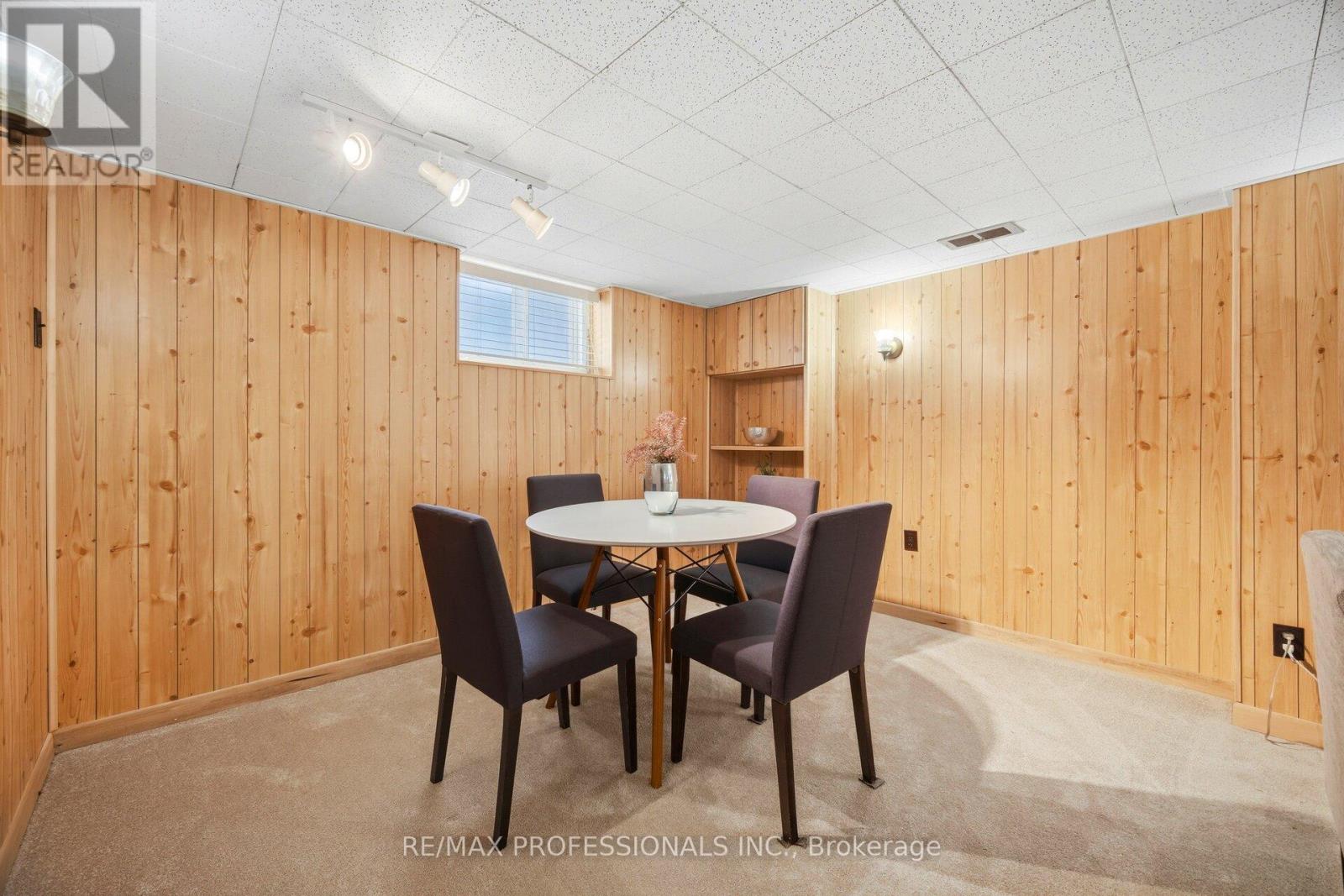 29 WESTLEIGH CRESCENT - 32