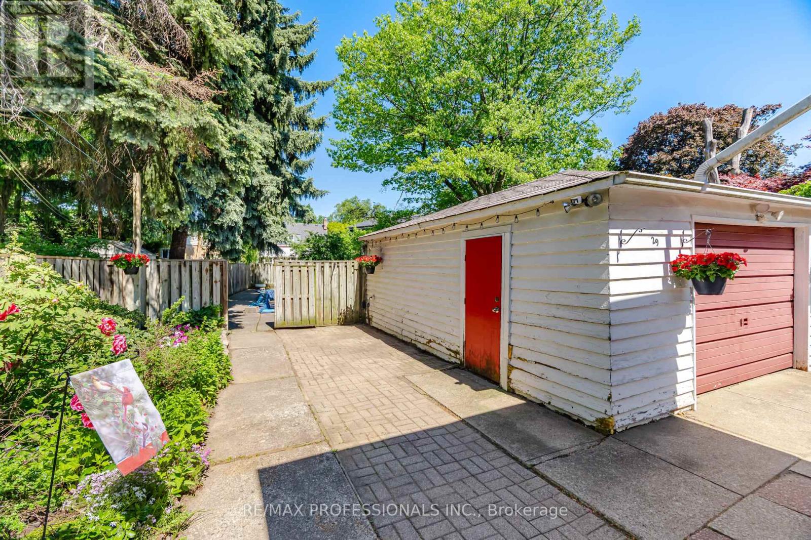 29 WESTLEIGH CRESCENT - 37