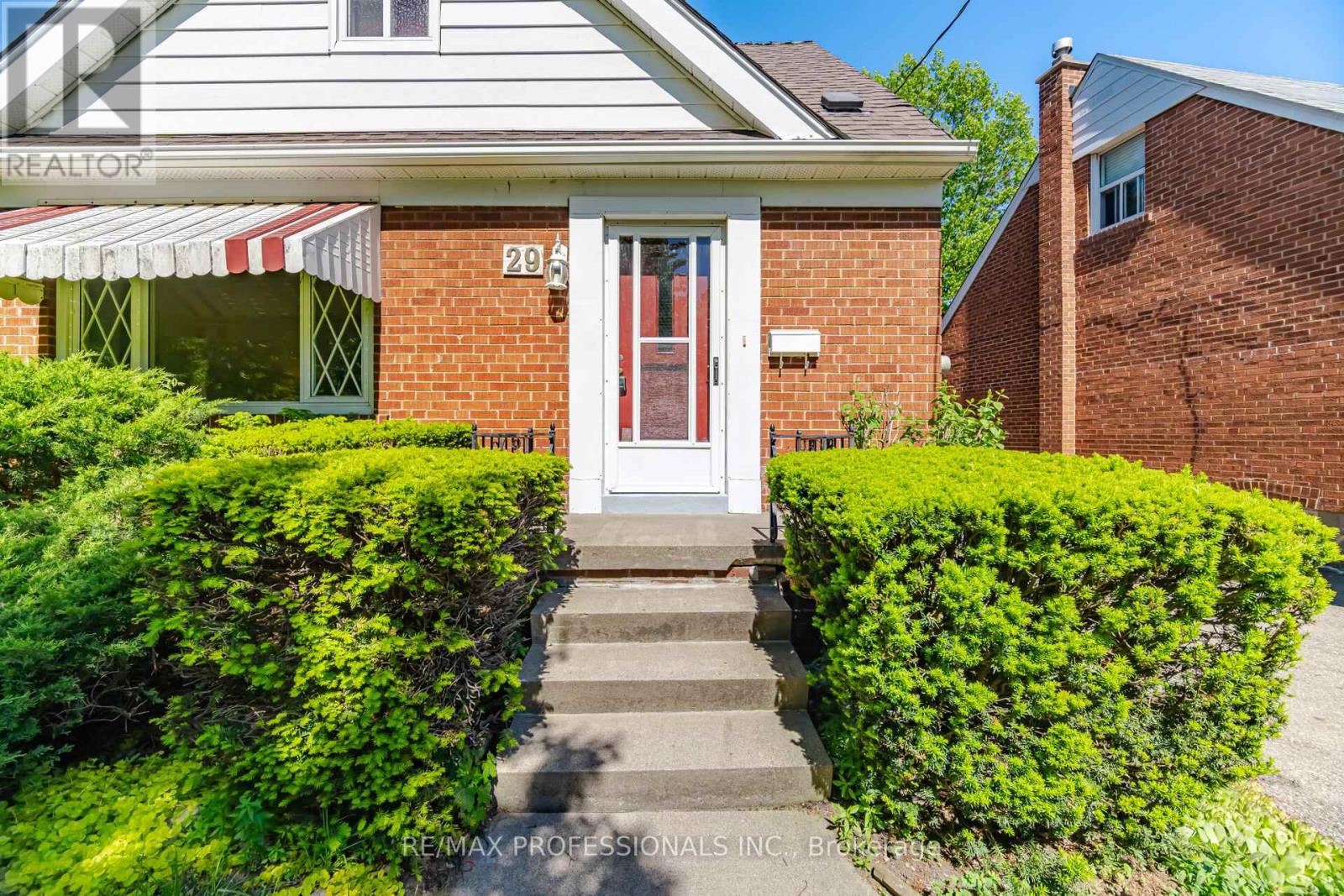 29 WESTLEIGH CRESCENT - 5