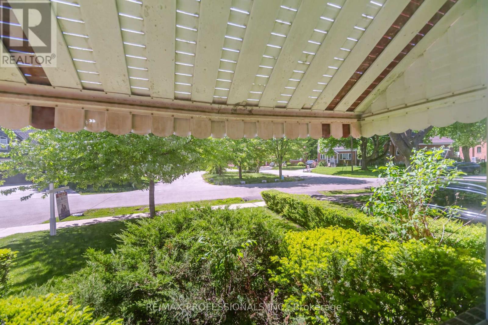29 WESTLEIGH CRESCENT - 9