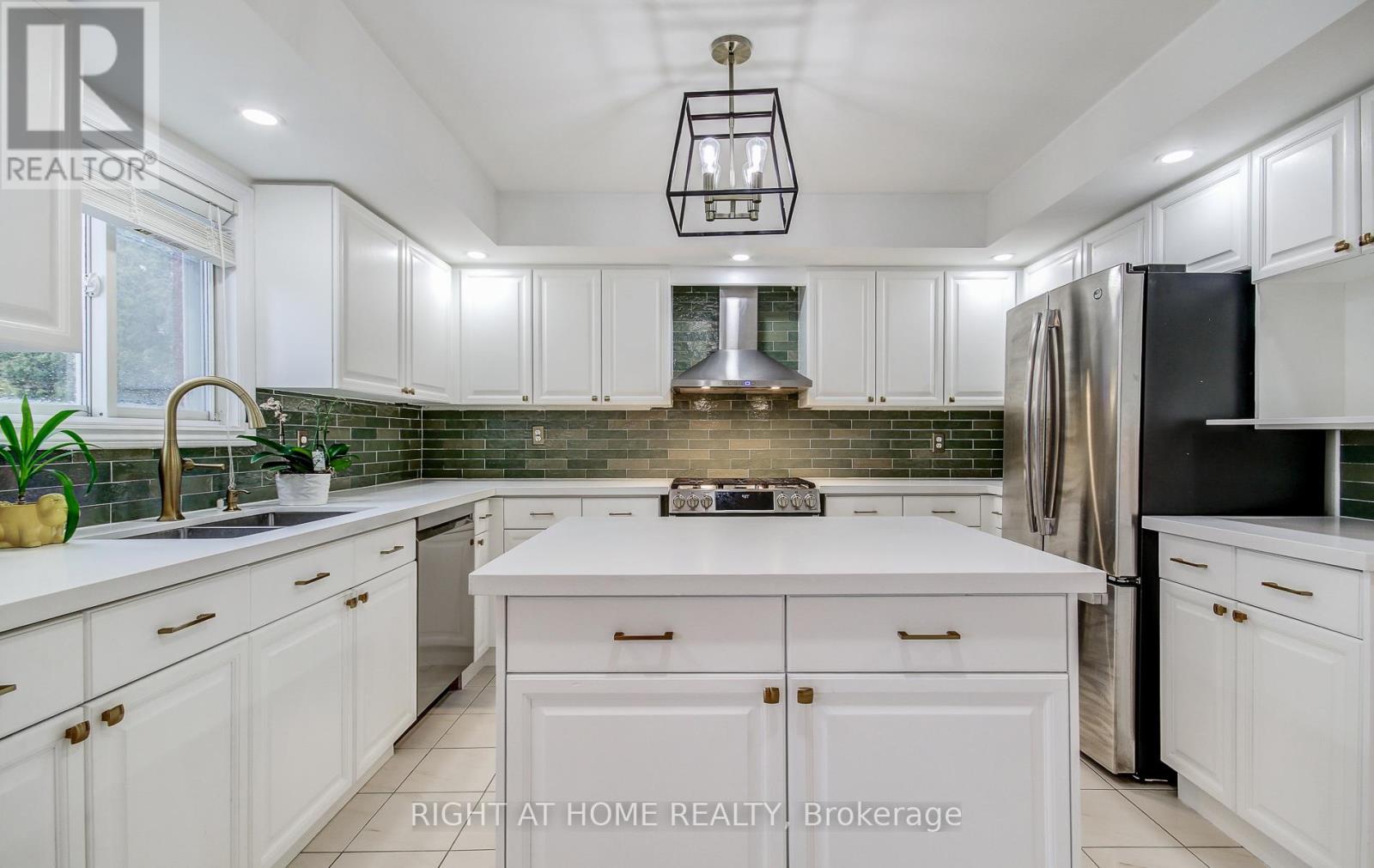 560 CHAGALL COURT - 14