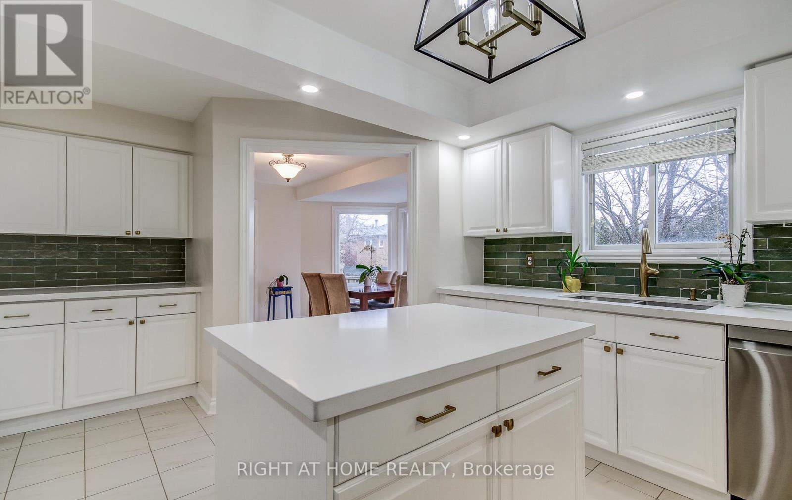560 CHAGALL COURT - 18