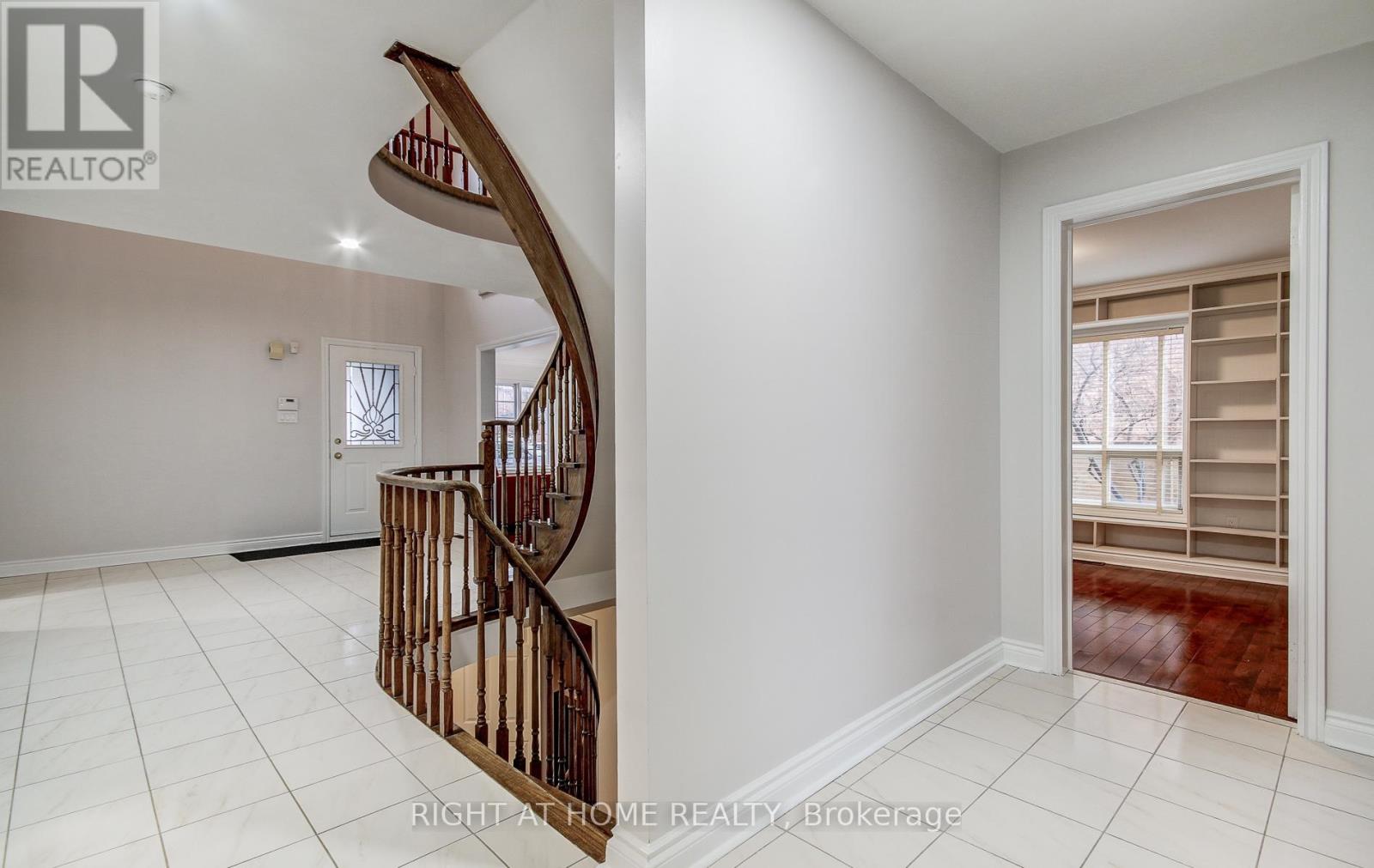 560 CHAGALL COURT - 25
