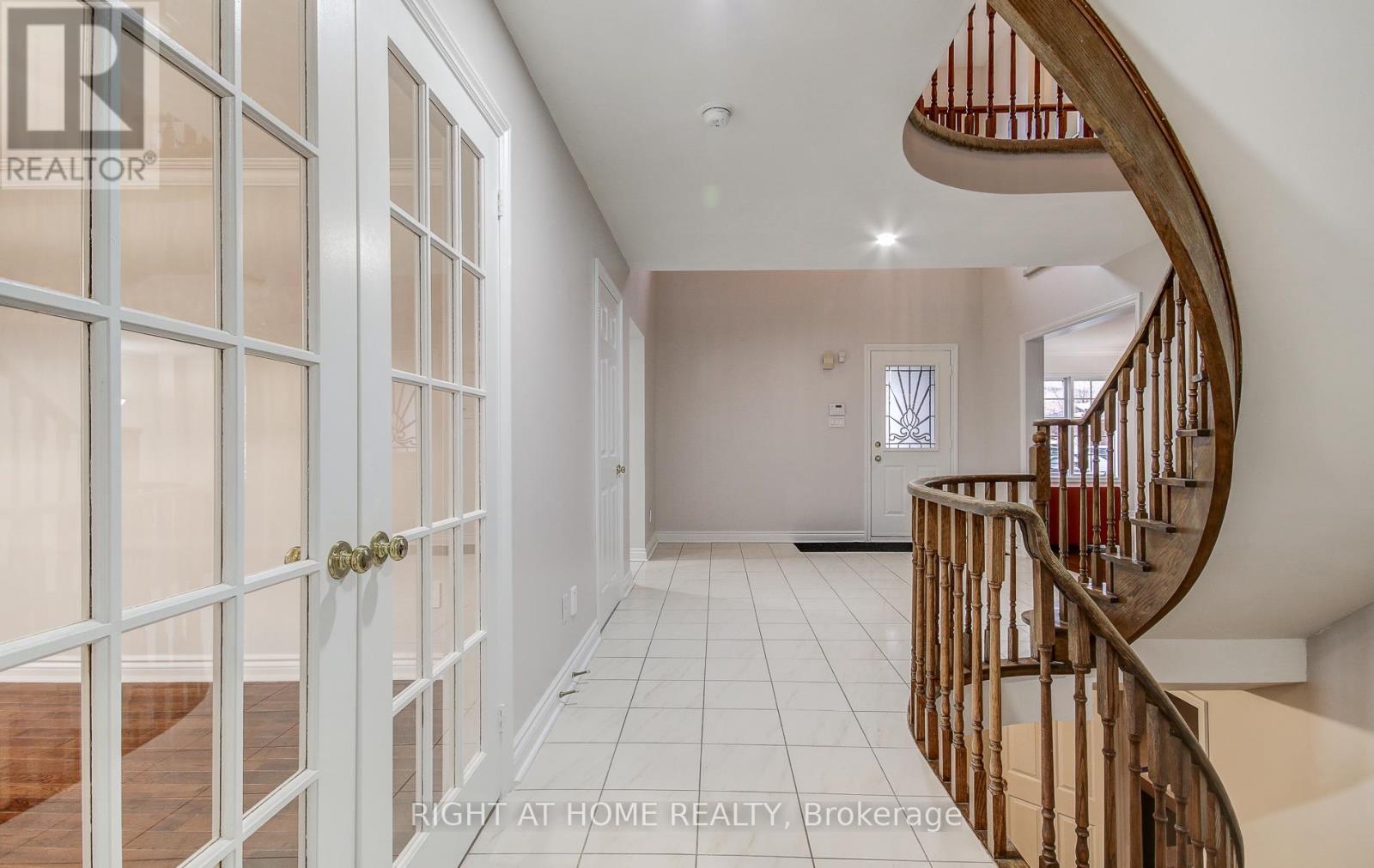 560 CHAGALL COURT - 26