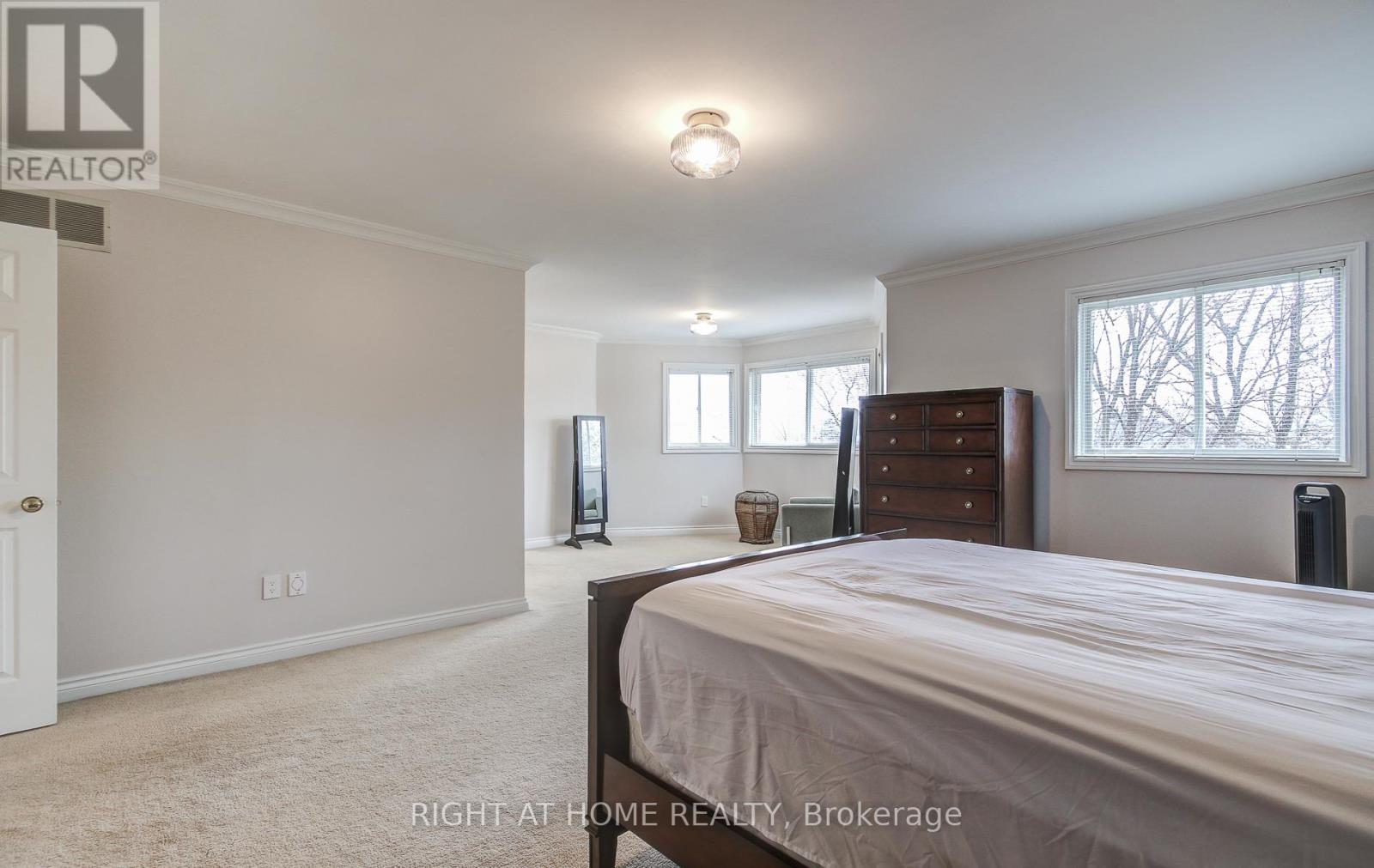 560 CHAGALL COURT - 28