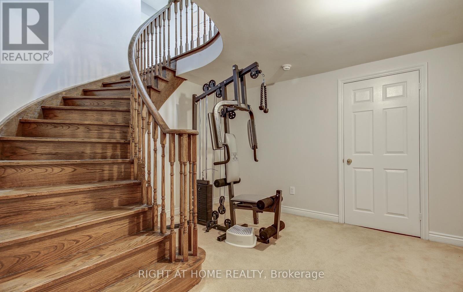 560 CHAGALL COURT - 40