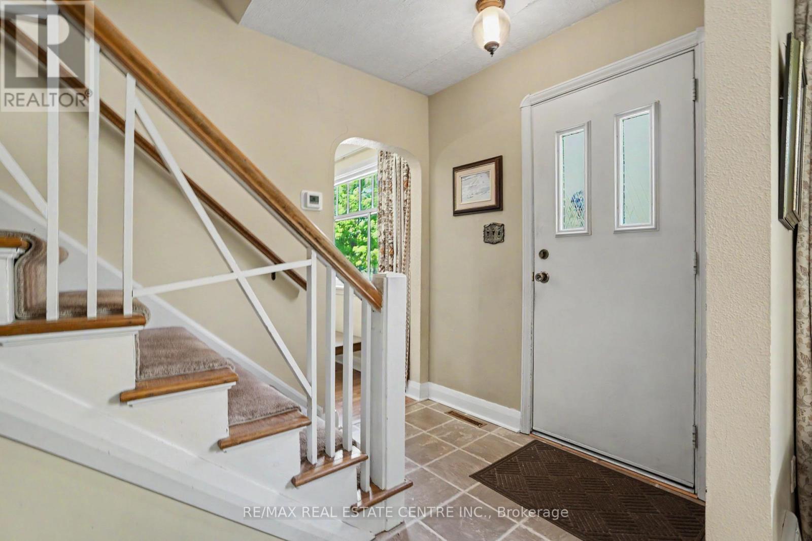 2068 WELLINGTON AVENUE - 4