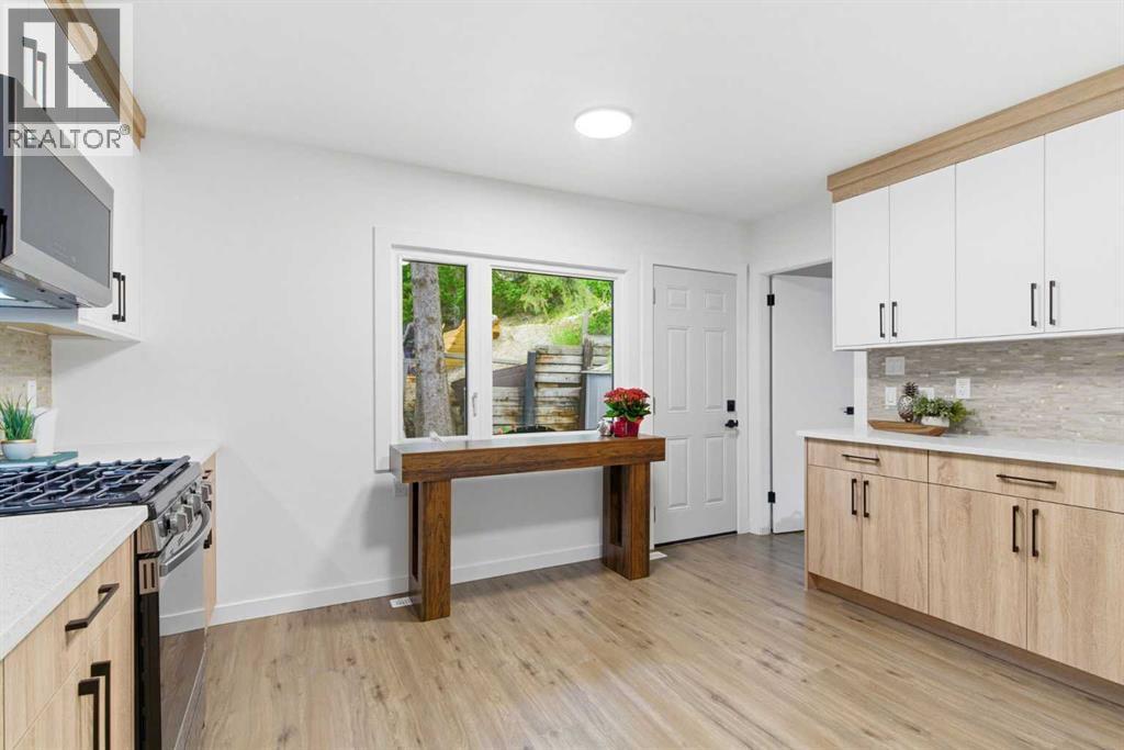 3615 1 Street NE - 19
