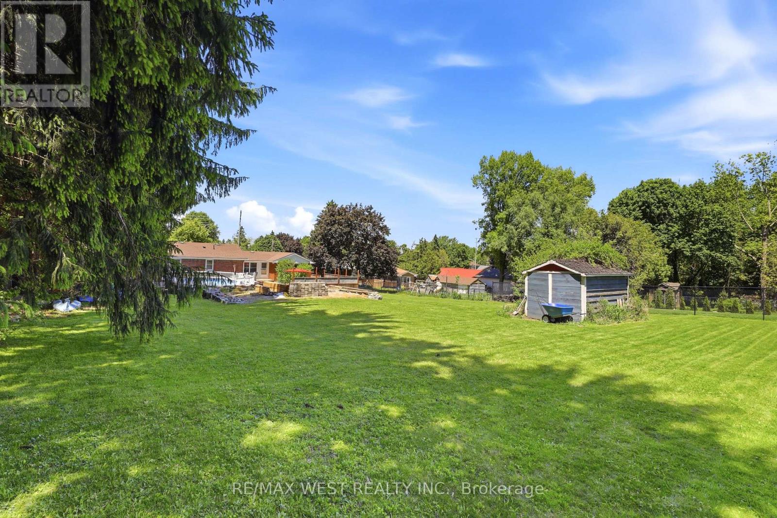 200 BOWER HILL ROAD - 15