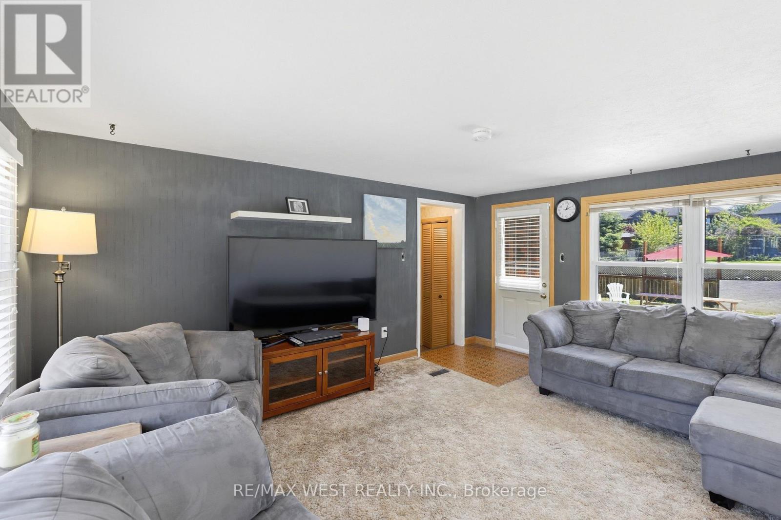 200 BOWER HILL ROAD - 6