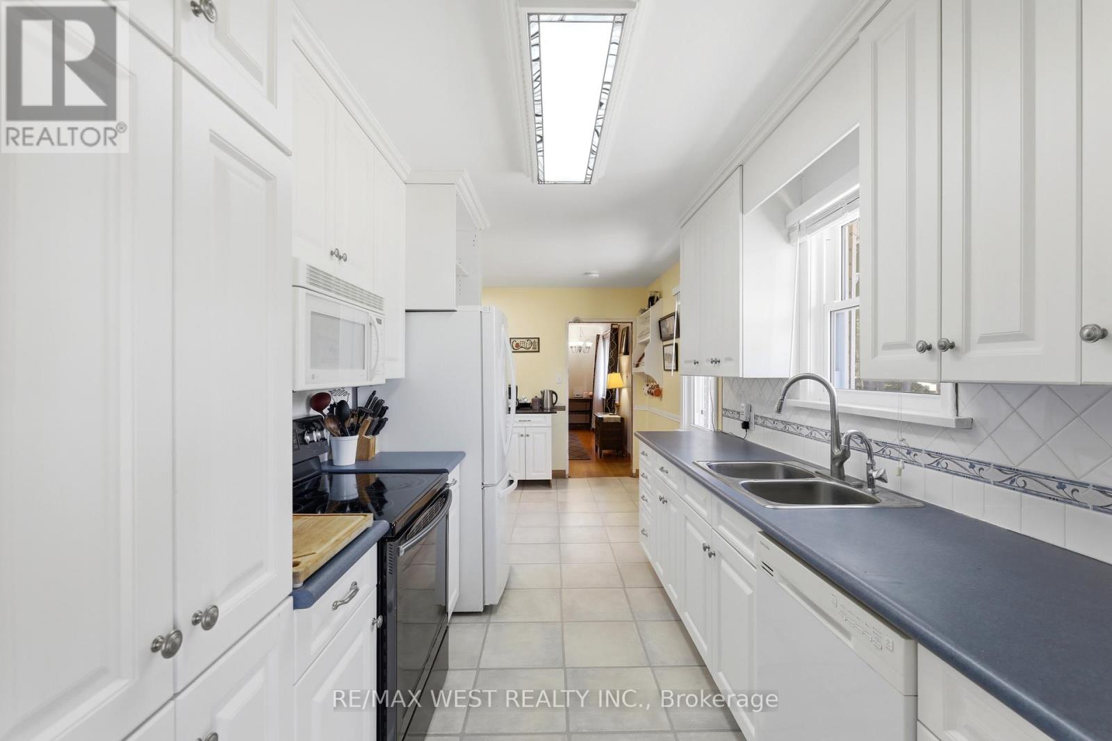 200 BOWER HILL ROAD - 8