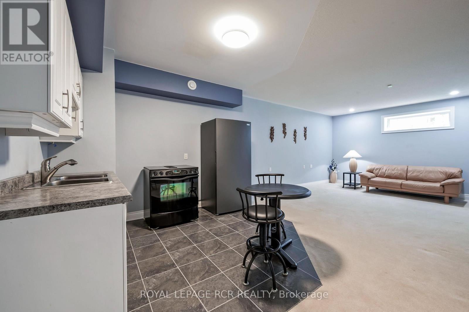 427057 25 SIDE ROAD - 32