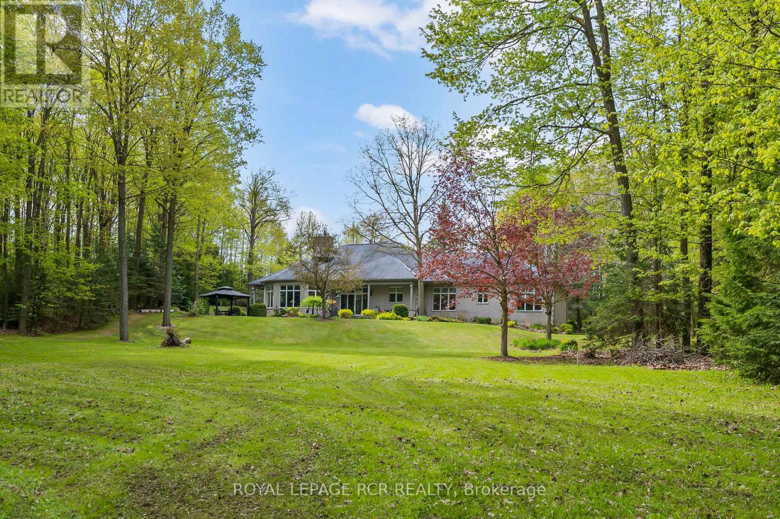 427057 25 SIDE ROAD - 44