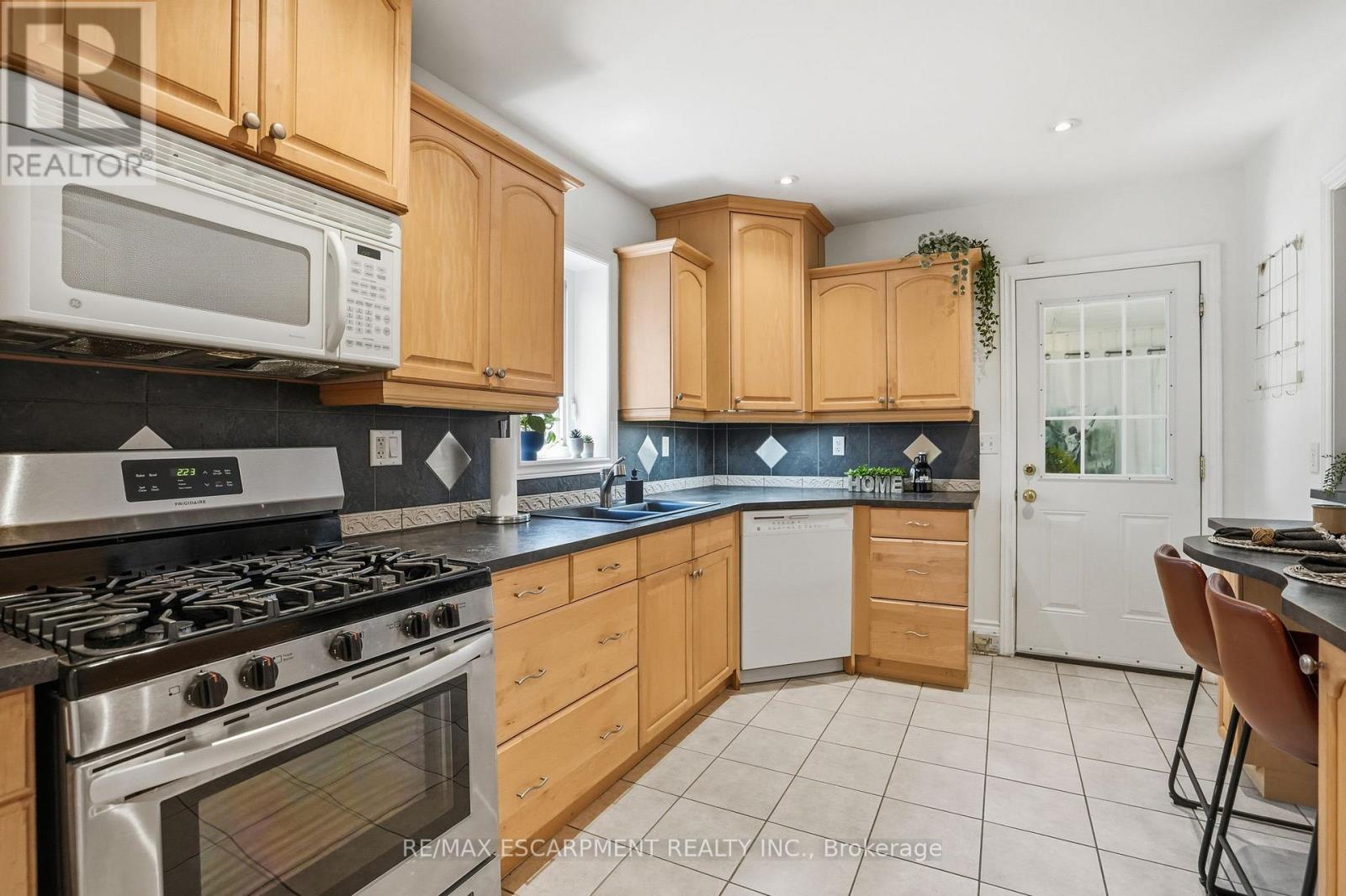 146 PARK ROW S - 15