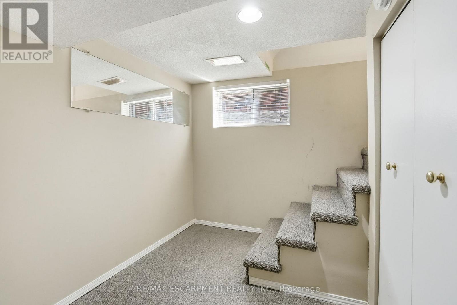 146 PARK ROW S - 32