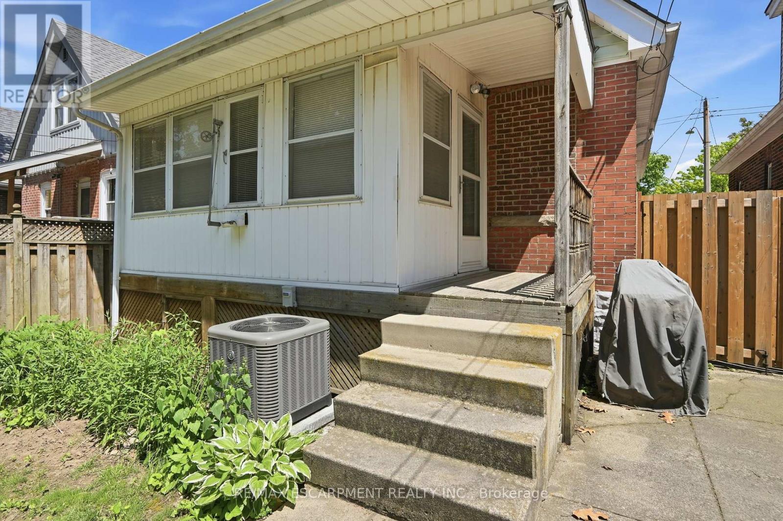 146 PARK ROW S - 40