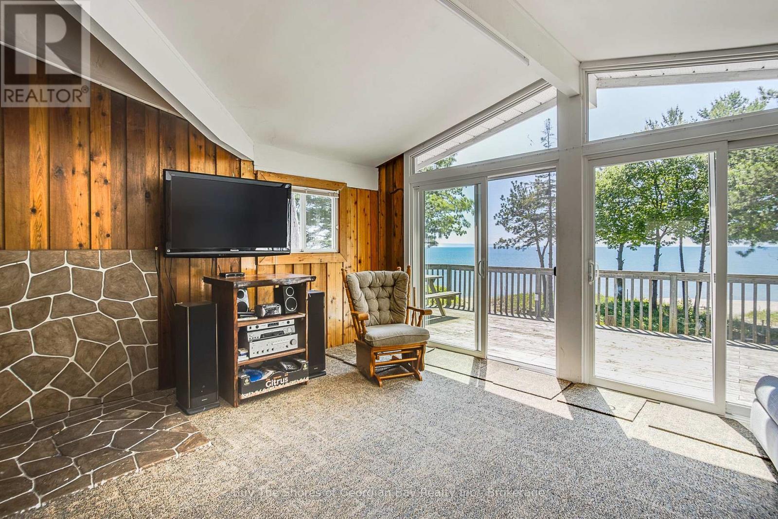 8 NASSAU COURT - 18