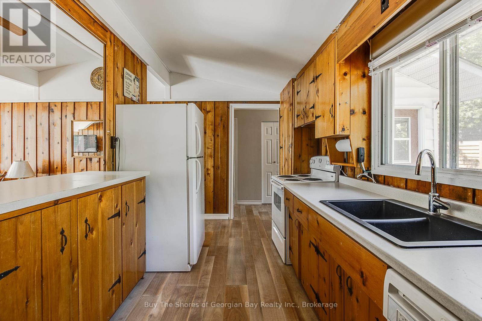 8 NASSAU COURT - 30