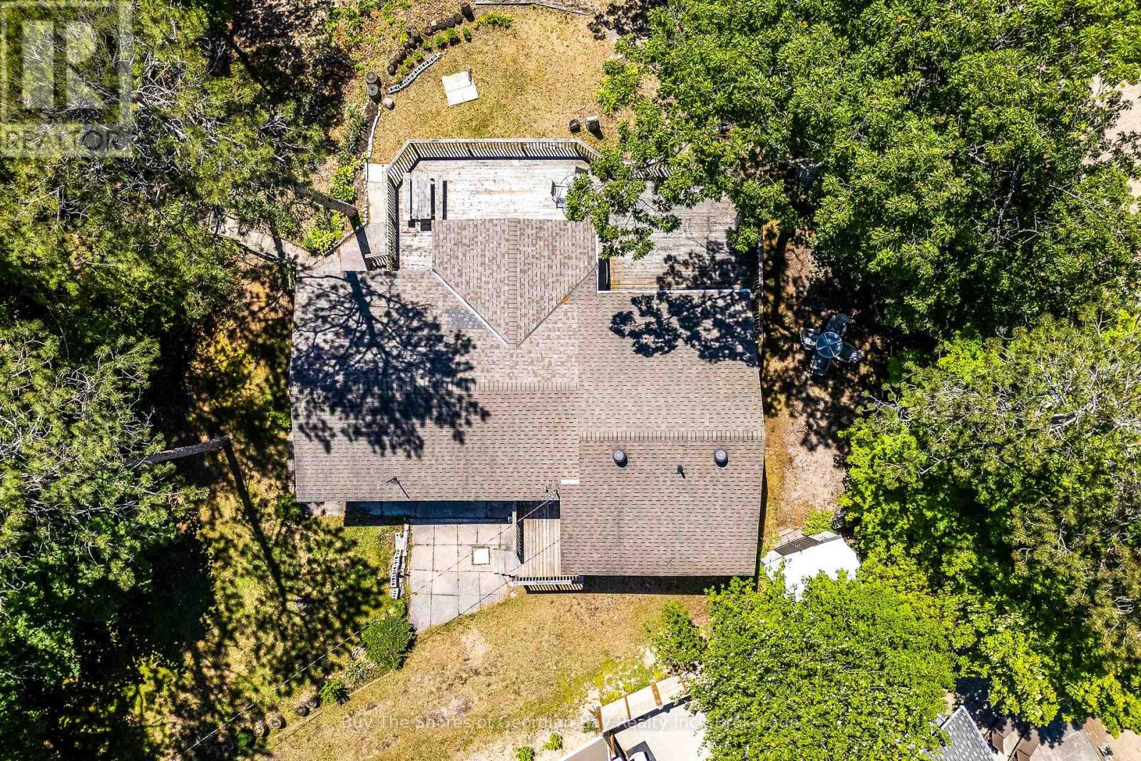 8 NASSAU COURT - 5