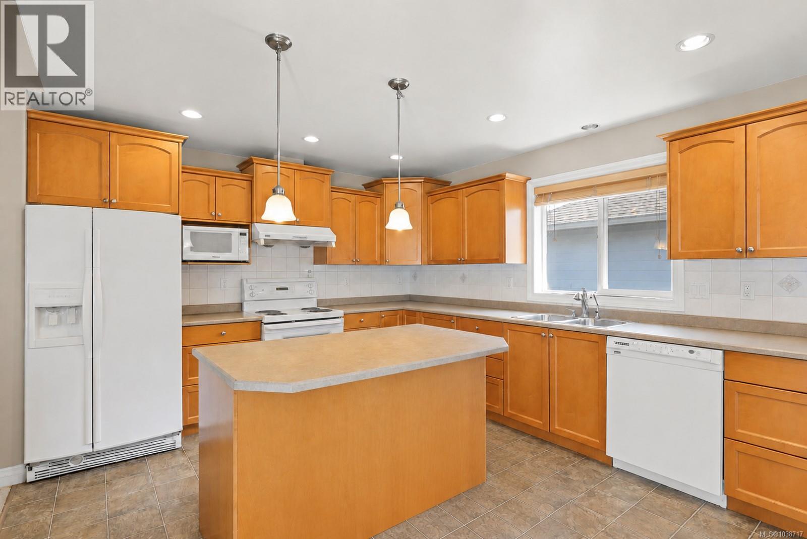  1709 Mamich Circle, Saanich