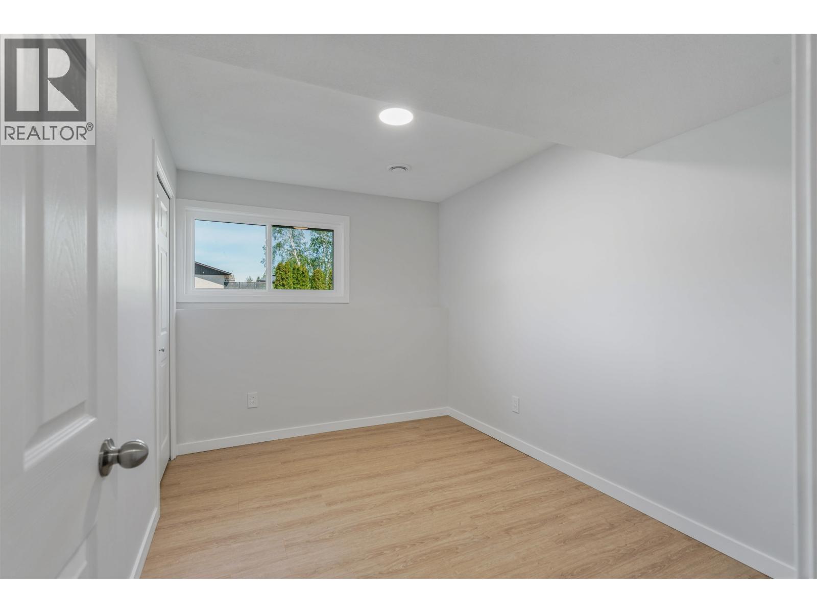 8205 MALASPINA AVENUE - 17