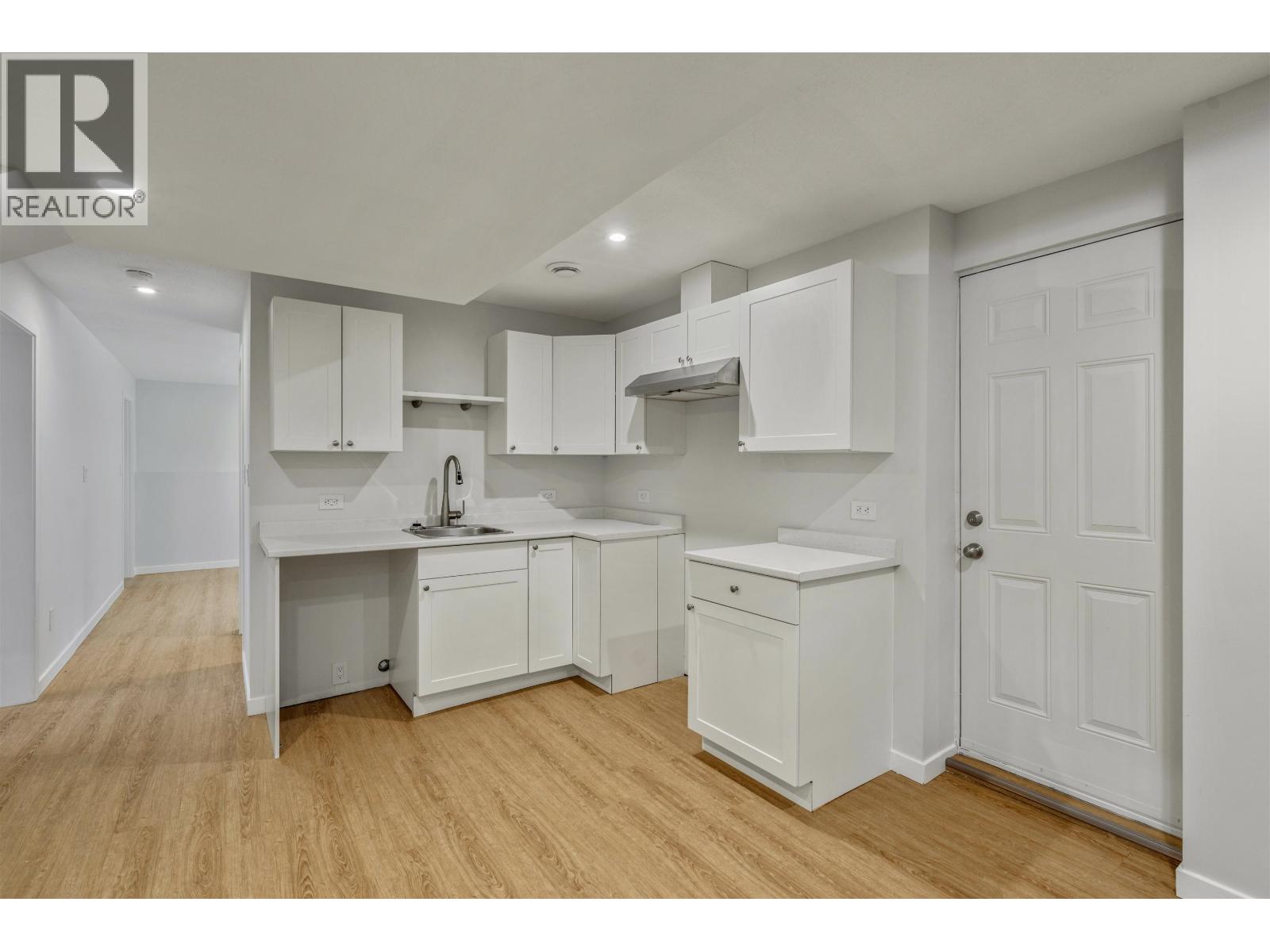 8205 MALASPINA AVENUE - 23