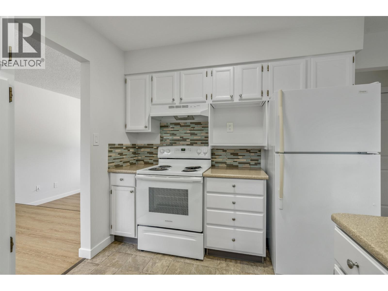 8205 MALASPINA AVENUE - 13