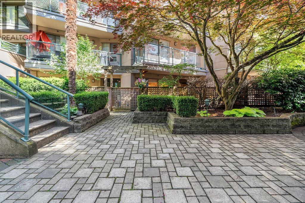C2 332 LONSDALE AVENUE — photo 3