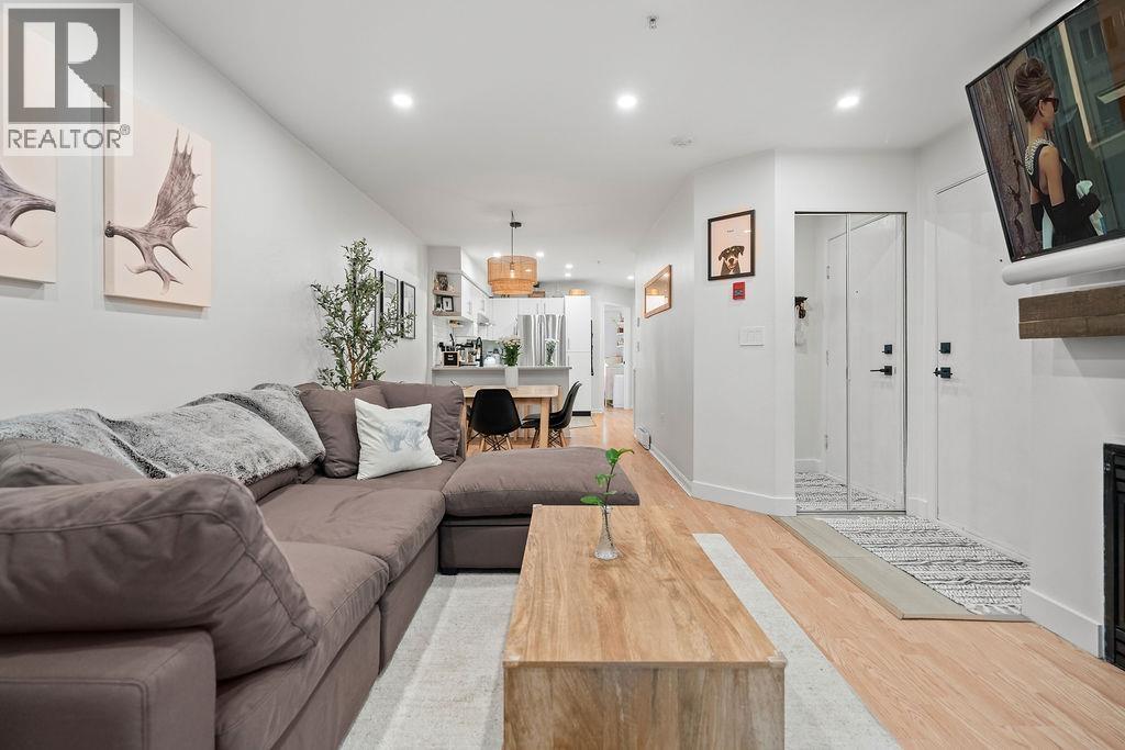 C2 332 LONSDALE AVENUE — photo 5