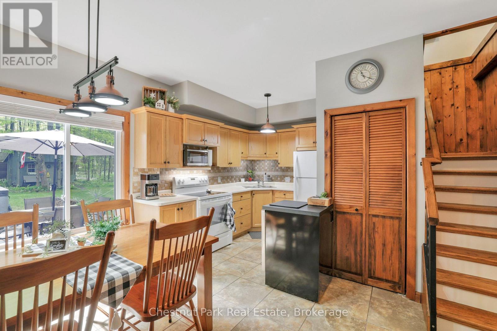 17 CEDAR TRAIL - 12