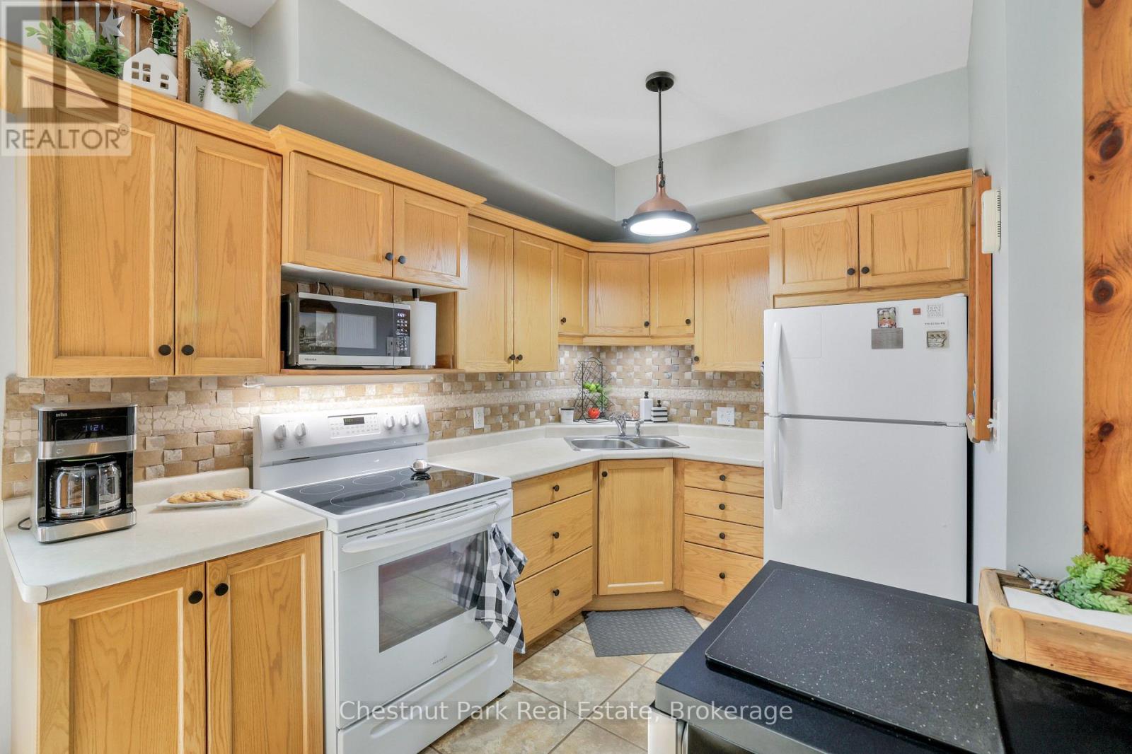 17 CEDAR TRAIL - 13