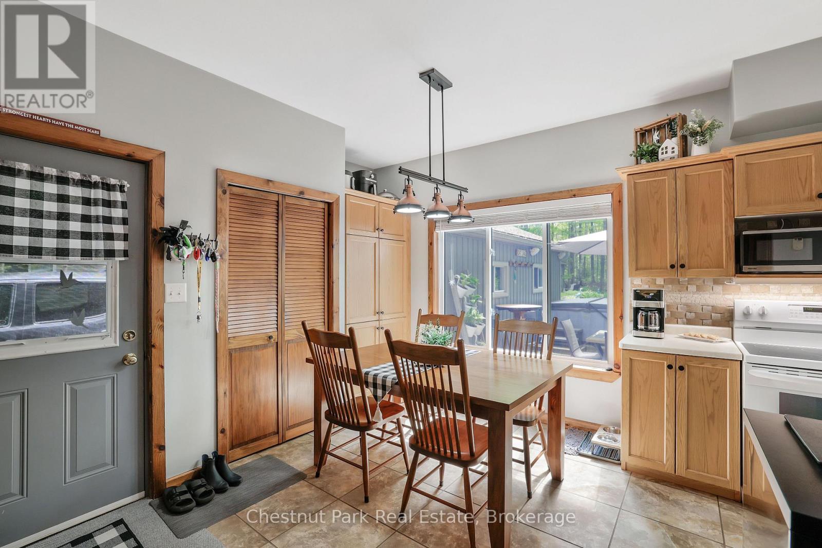17 CEDAR TRAIL - 16