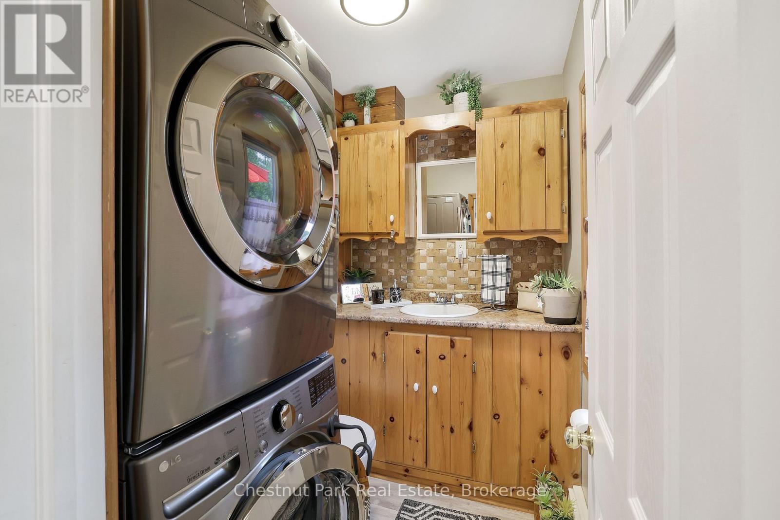 17 CEDAR TRAIL - 24