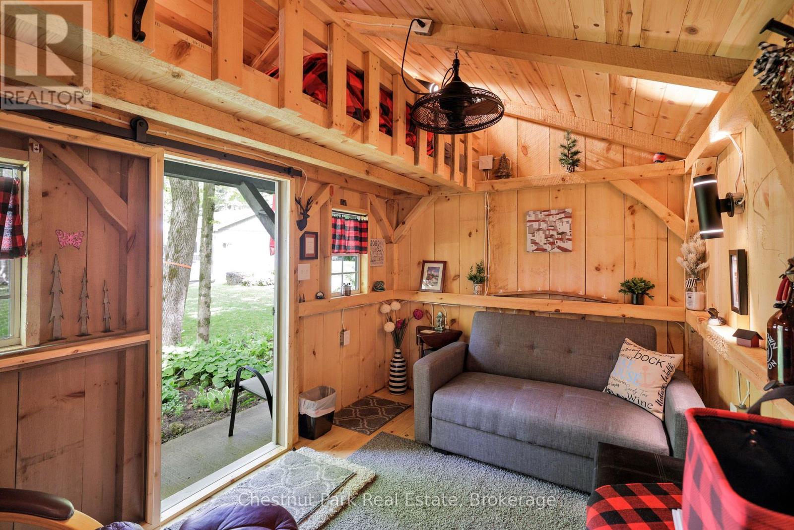 17 CEDAR TRAIL - 31