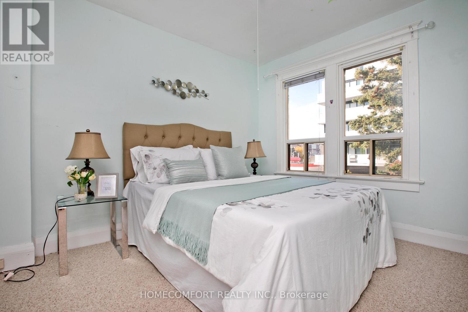 62 KEYSTONE AVENUE - 18