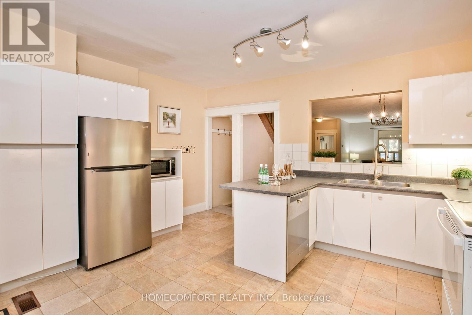 62 KEYSTONE AVENUE - 6