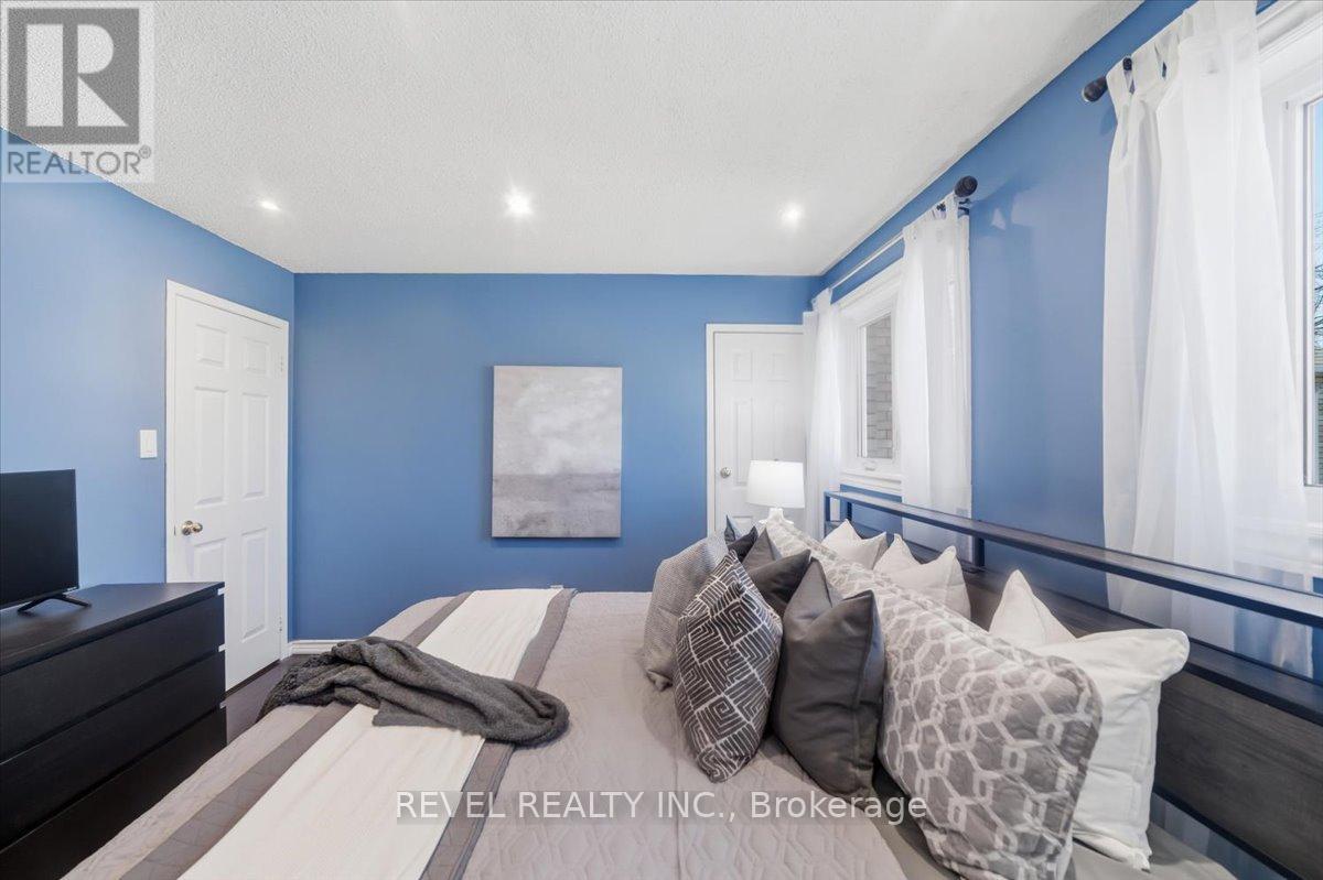 87 THORP CRESCENT - 12